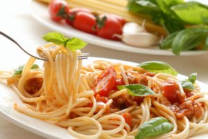 salsas-italianas-acompañar-pasta-todos-deberiamos-probar